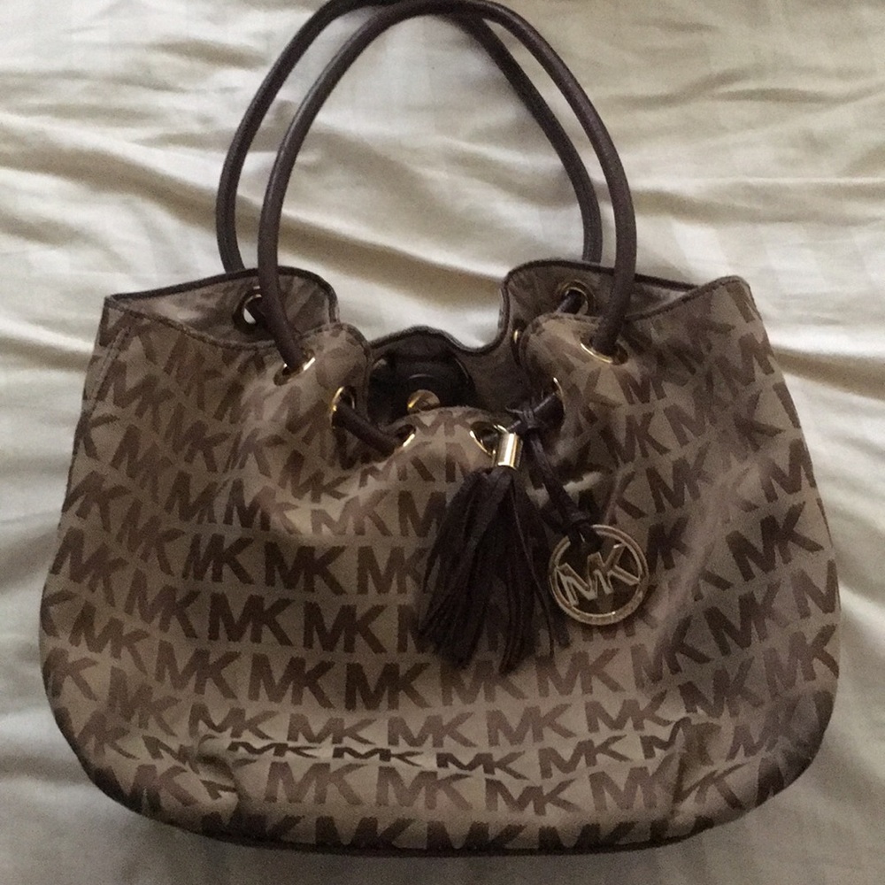 Micheal kors purse